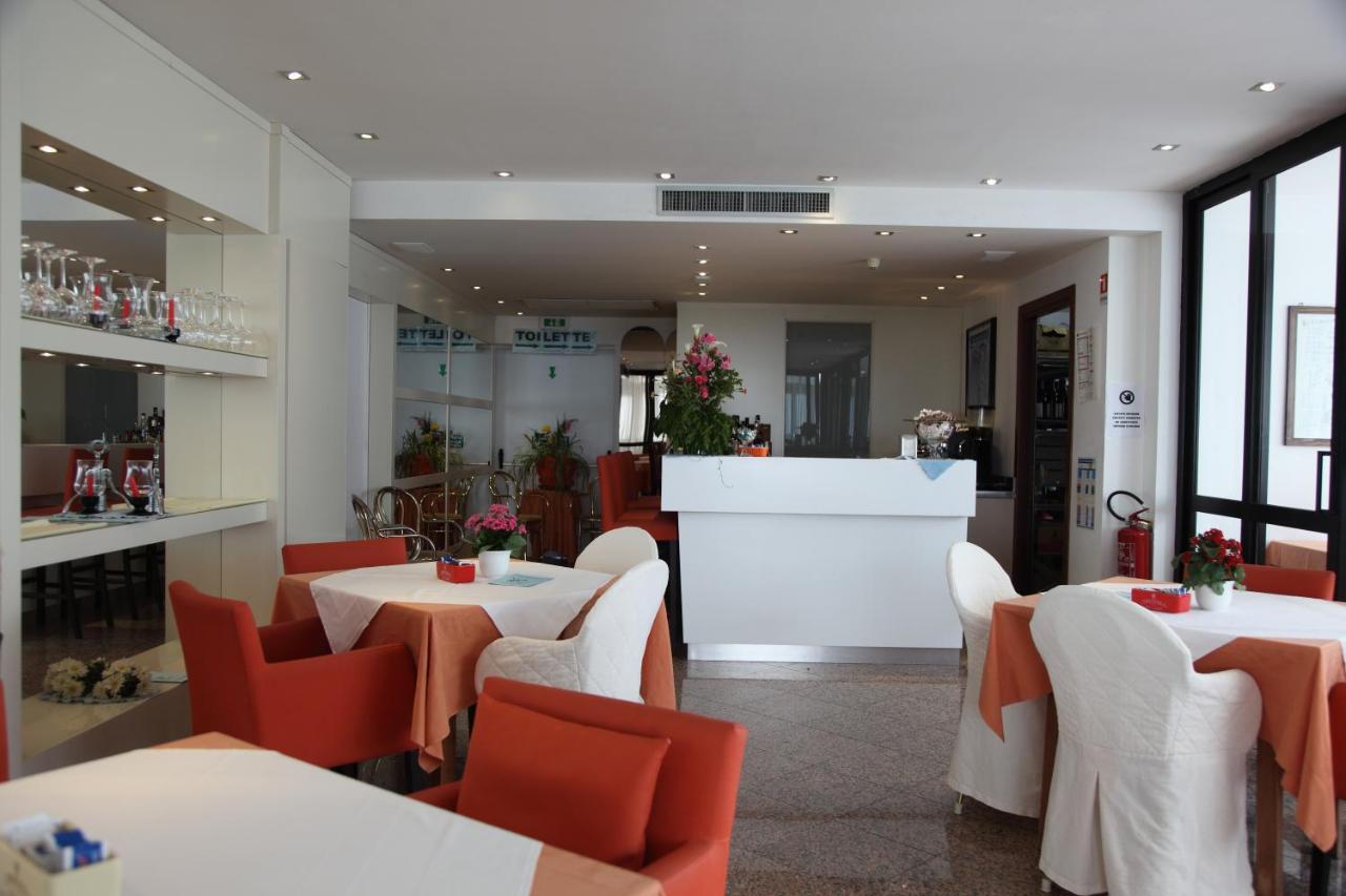 Hotel San Carlo Lignano Sabbiadoro Zewnętrze zdjęcie